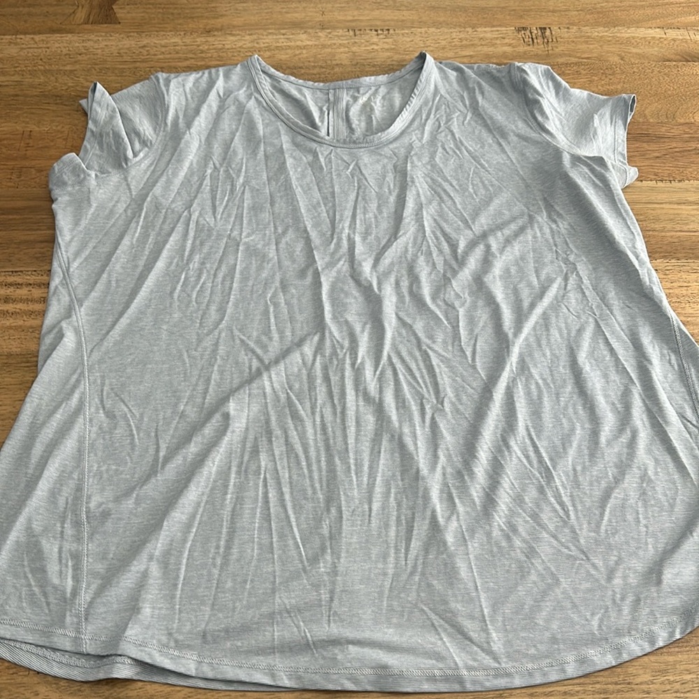 Old navy active go-dry tshirt